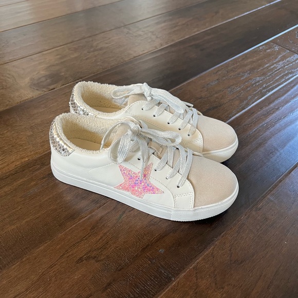 🔥Girls Pink Star Shoes size 4 - Picture 3 of 10